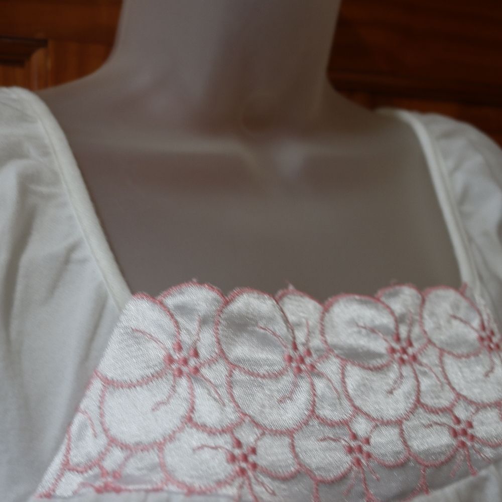 Dreamy Nights By Avon Pink & White Embroidered Floral Floor Length Night Gown M - Picture 8 of 14